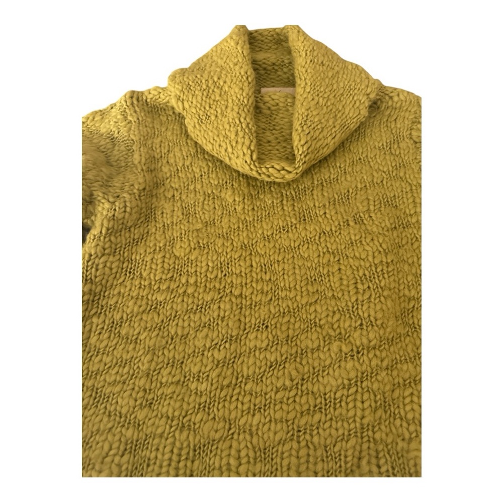 Knit sweater